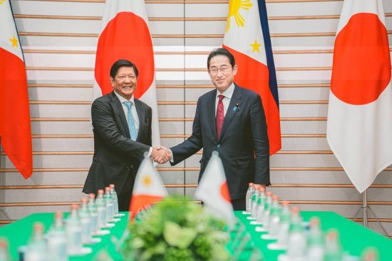 With Japanese Prime Minister Kishida Fumio: Filipinos in general have a positive perception of Japan (Credit: Presidential Communications Office)