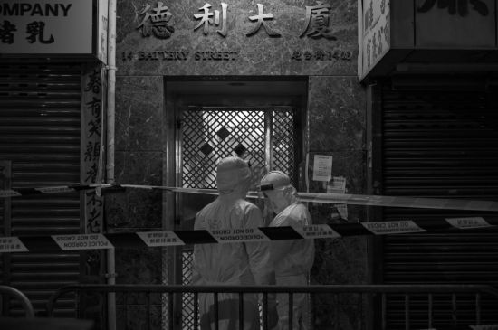 Zero-Covid strategy: Hong Kong health authorities impose a lockdown in a densely populated district, January 22, 2021 (Credit: Ryan KW Lai / Shutterstock.com)