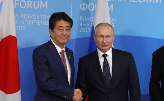 Before Ukraine – Abe and Putin in Vladivostok, September 2019: “Let's run to the finish line together” (Credit: President of Russia)