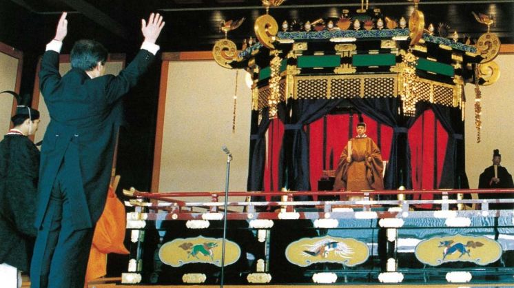 Minds, Hearts and Coronets: How Monarchs Influence Their People