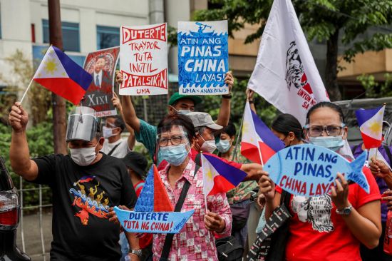 Anti-China protest in Manila, June 12, 2021: The next president will have to find an appropriate equilibrium for the Philippines' relations with the US and China (Credit: Basilio H Sepe/Majority World/agefotostock)