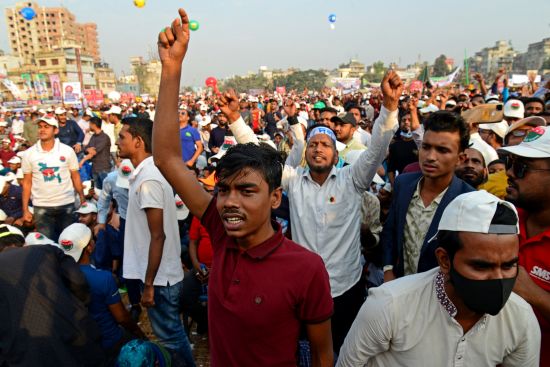 Opposition party protesters call for a change of government, Dhaka, December 10, 2022: High oil and food prices have stymied Bangladesh's economic recovery efforts (Credit: Mamunur Rashid / Shutterstock.com)